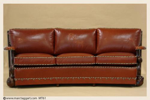 mt61-Aloneangled Sofa Front